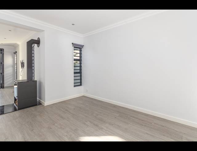 3 BEDROOM FREEHOLD FOR SALE IN SAGEWOOD